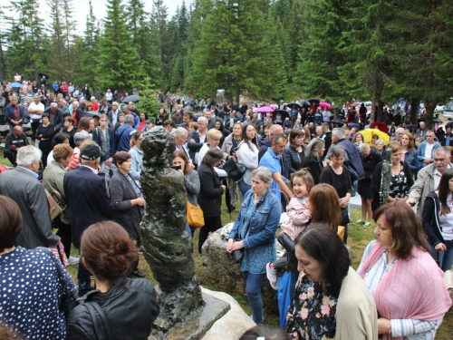 FOTO/VIDEO: Tisuće vjernika na Kedžari proslavilo Divin dan