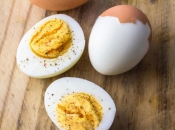 Najlakši način za savršeno guljenje kuhanih jaja