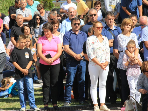 FOTO/VIDEO: Na Uzdolu obilježena 22. obljetnica stravičnog pokolja nad Hrvatima