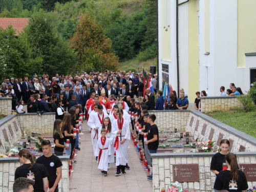 FOTO: Obilježena 26. obljetnica stradanja Hrvata na Uzdolu