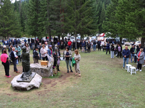 FOTO: Na Vranu služena sv. misa za poginule duvandžije