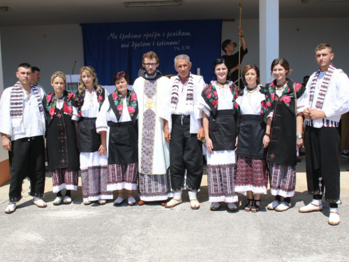 FOTO: Mlada misa fra Franje Barabana u Rumbocima