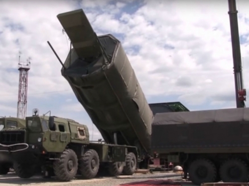 Amerika bi Ukrajini mogla poslati projektile s dometom iza ruskih linija