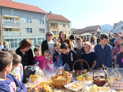 FOTO: Dani kruha u OŠ Marka Marulića Prozor