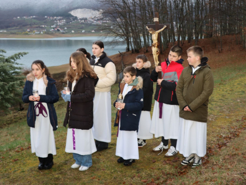 FOTO: Put križa kroz fratarski gaj na Šćitu