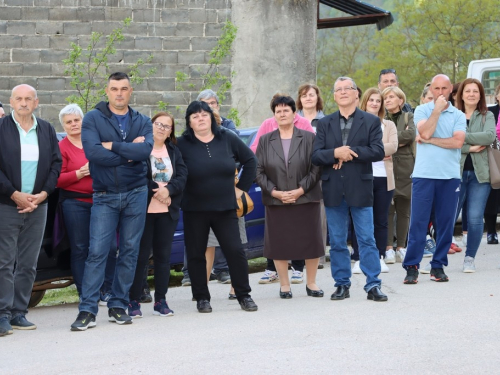 FOTO: Na Ustirami svečano otkriven spomenik poginulim i nestalim braniteljima