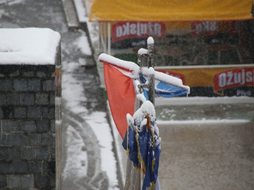 FOTO: Proljetni snijeg zabijelio Ramu