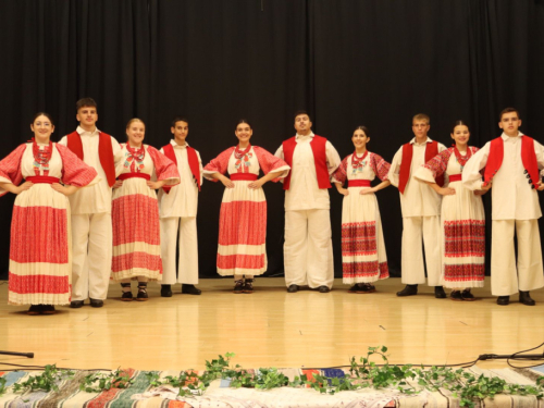 FOTO: Večer folklora u Prozoru: HKUD-ovi ''Rama'' i ''fra Petar Bakula'' oduševili publiku