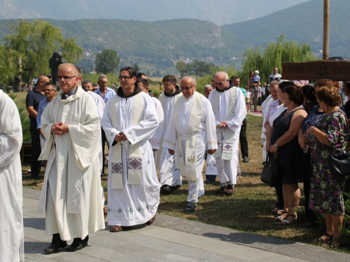FOTO: Proslava Velike Gospe i Mlade mise fra Ivana Tučića u župi Rama-Šćit