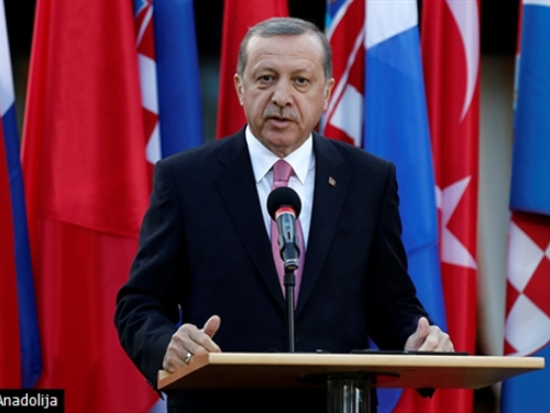 Erdogan: Zapadu važniji homoseksualci i životinje od Sirijaca