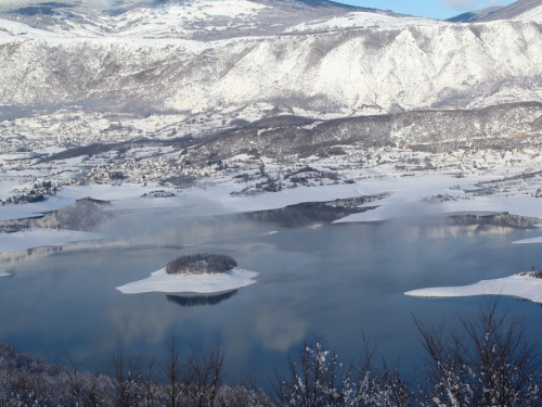 FOTO: Ramsko jezero uokvireno snježnom bjelinom i kontrastima