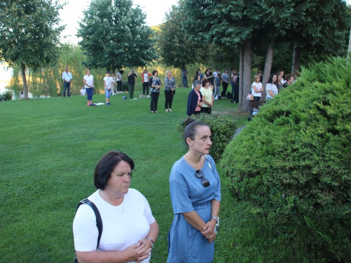 FOTO: Započela trodnevnica u župi Rama-Šćit, prvašići darovani prigodnim darovima