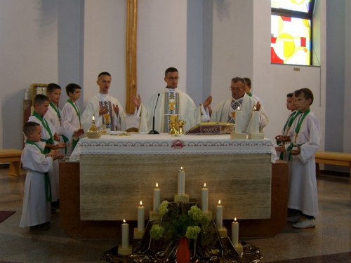 FOTO: Misa sekundacija mladomisnika Ljube Zelenike u župi Uzdol