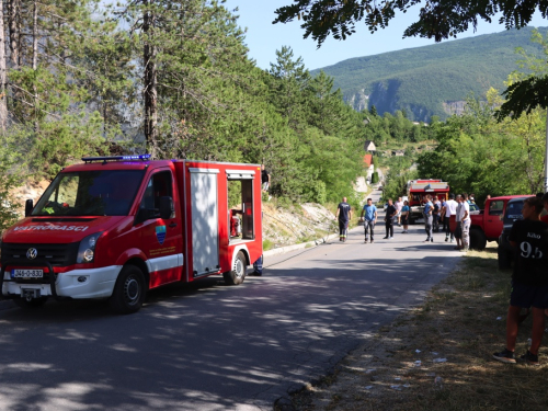 VIDEO/FOTO: Požar u Podboru - Vatrogasci nemoćni, borovina gori nekontrolirano