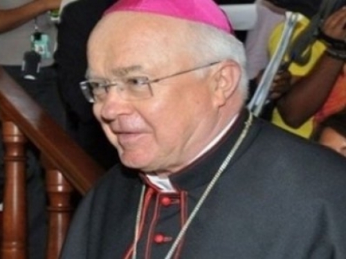 Vatikan uhitio bivšeg nadbiskupa optuženog za pedofiliju