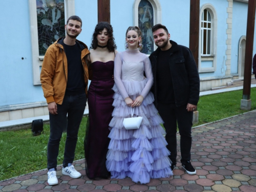 FOTO/VIDEO: Matura 2023. - Defile mladosti na ulicama Prozora