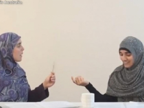 Dvije muslimanke objasnile kako muškarac treba mlatiti ženu: "To je blagoslov"