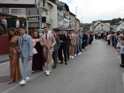 FOTO: Matura 2026. - Defile mladosti na ulicama Prozora