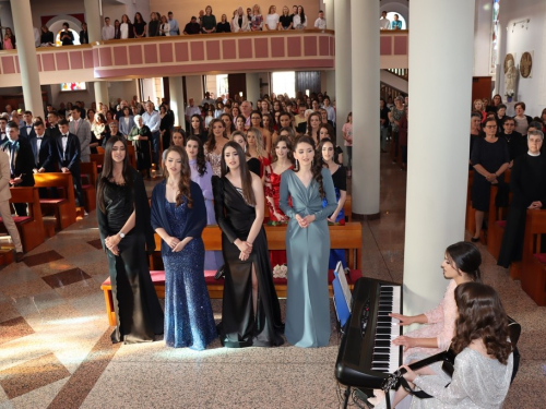 FOTO/VIDEO: Matura 2022. - Defile mladosti na ulicama Prozora