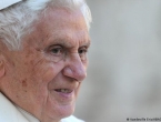 Vatikan objavio nove informacije o zdravstvenom stanju bivšeg pape