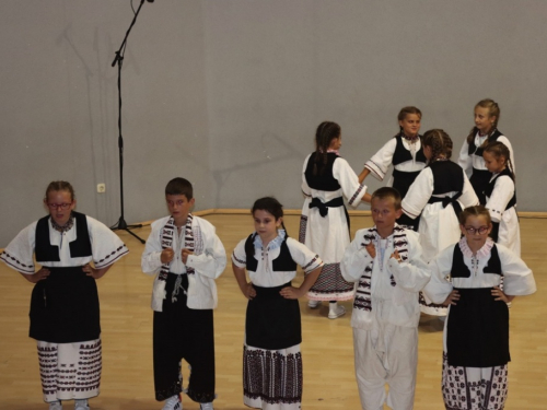 FOTO/VIDEO: 2. večer folklora u Prozoru - ''Običaje svoje zaboravit neću''