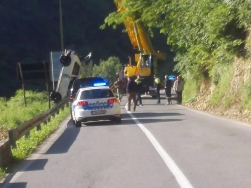 Djevojka iz Gruda i mladić iz Šipova poginuli nakon što su automobilom sletjeli u Vrbas!