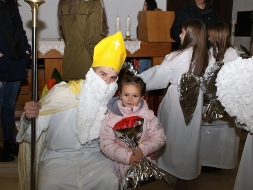 ​FOTO: Sv. Nikola s radošću dočekan u župi Rumboci