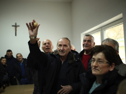 FOTO: Turnir na Orašcu - najtvrđe jaje imala Ana Stipić