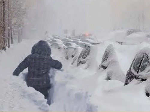 Nestvarni prizori u Italiji: Kuće nestale pod snijegom, ljudi kopaju tunele