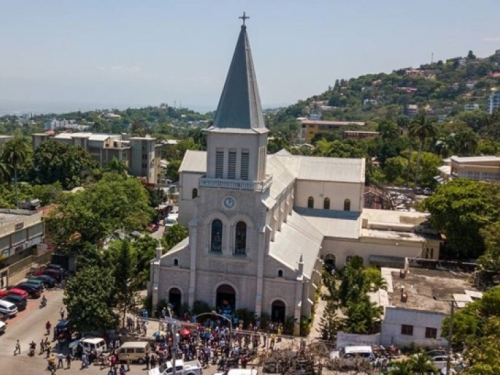 Javila se banda s Haitija koja je otela 17 misionara