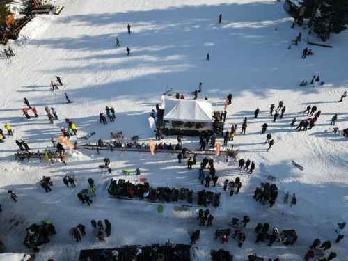 FOTO/VIDEO: Izletnici 'okupirali' Blidinje