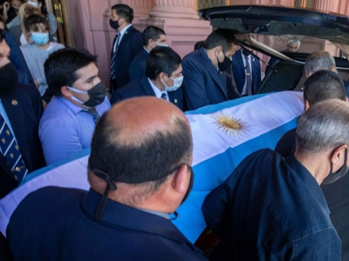 FOTO/VIDEO| Pokopan Maradona