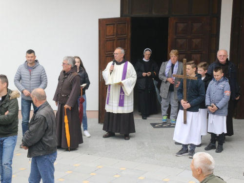 FOTO: Ramski put križa na brdo Gračac