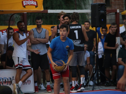 FOTO: Ekipa ''Makarska 3x3'' pobjednik 19. Streetball Rama 2021.