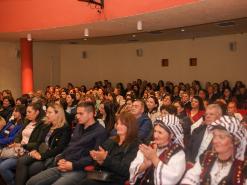 FOTO/VIDEO: Večer folklora u Prozoru