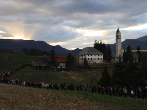 FOTO: Put križa kroz fratarski gaj na Šćitu