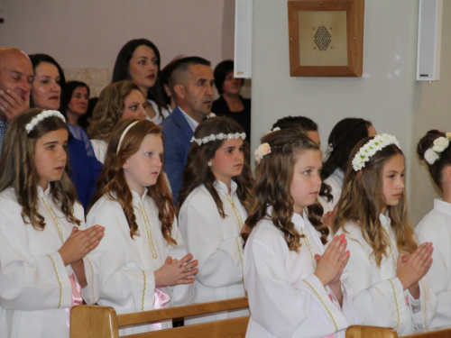 FOTO: Prva pričest u župi Rama Šćit