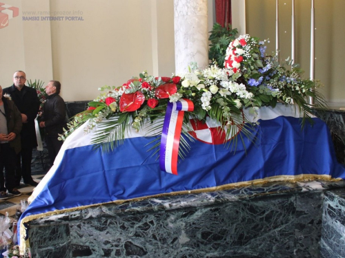 FOTO: Na Mirogoju sahranjen pukovnik Ante Pavlović