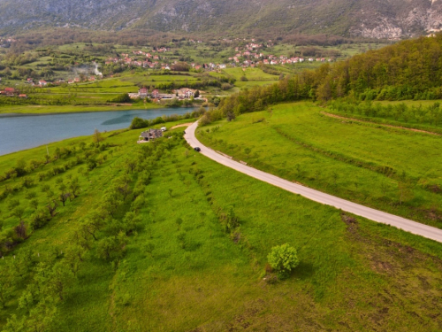 OGLAS: Prodaje se zemljište u blizini Ramskog jezera