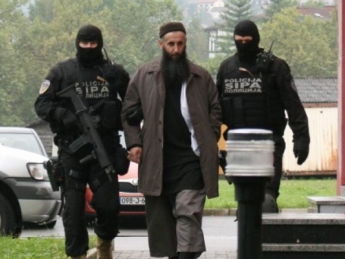 Bosnića uhitili, pa pustili, pa ga ponovo uhitili