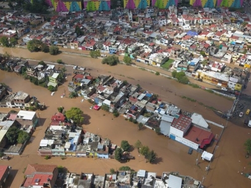 Uragan Willa oslabio na putu prema unutrašnjosti Meksika