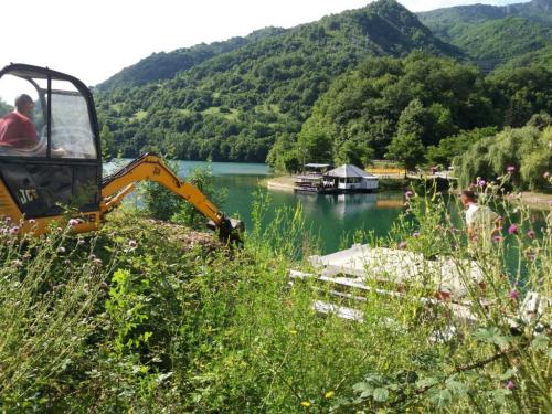 FOTO: Uređeno odmorište i plaža Gračac