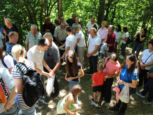 FOTO: Hodočašće na grob fra Stjepana Barišića u župi Uzdol