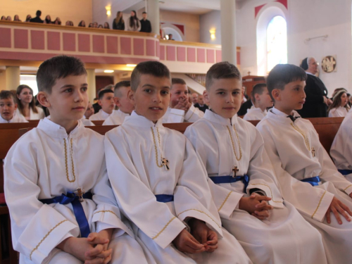 FOTO: Prva sveta pričest u župi Prozor