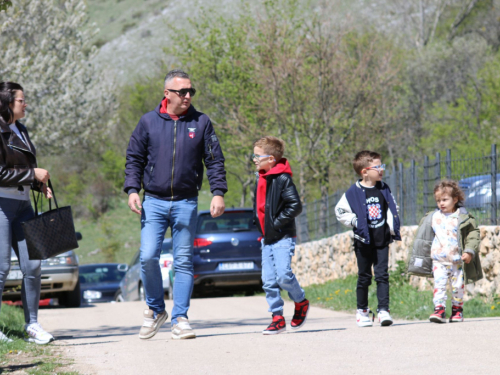 FOTO: Druženje Rumbočana i sv. misa na Zahumu