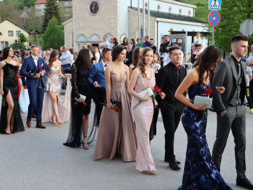 FOTO/VIDEO: Matura 2022. - Defile mladosti na ulicama Prozora