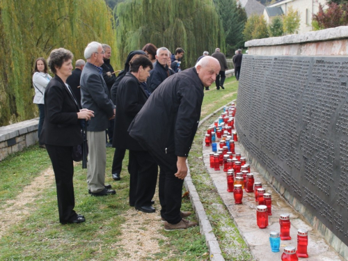 FOTO: Dan sjećanja na ramske žrtve u župi Rama-Šćit