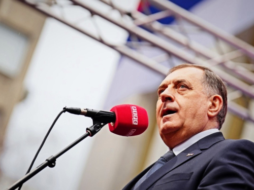 Dodik: Ako Schmidt nametne odluku, Republika Srpska će se osamostaliti