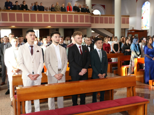 FOTO: Matura 2025. - Defile mladosti na ulicama Prozora