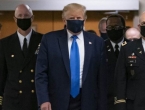Trump se prvi put u javnosti pojavio s maskom za lice